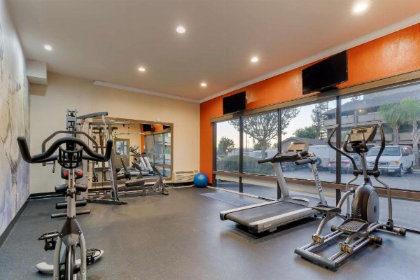 Best Western Plus Forest Park Inn image 8